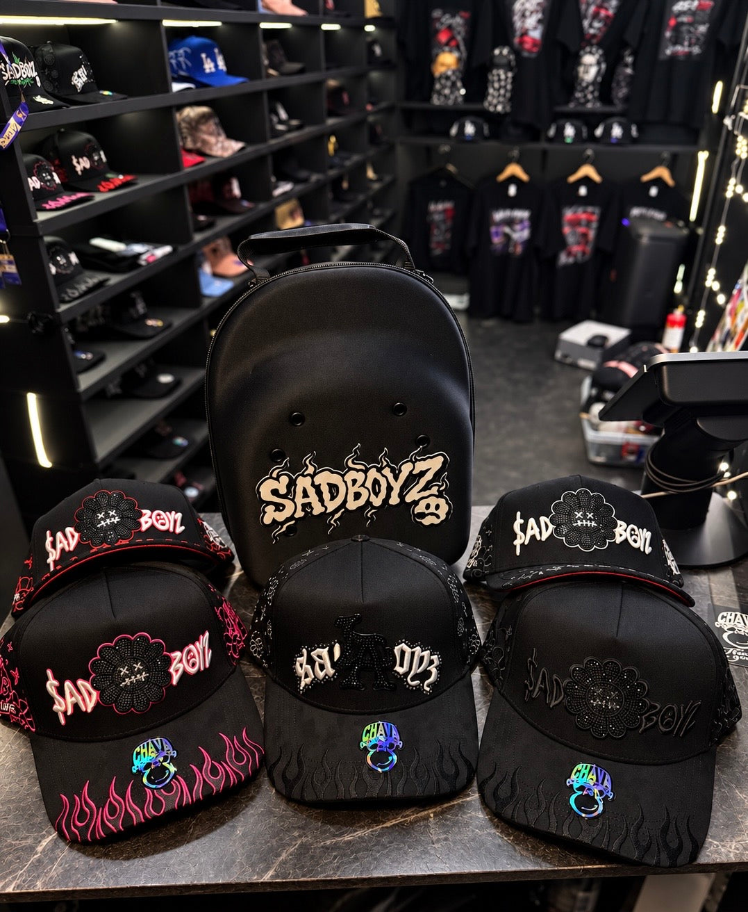 Combo de Gorras Chava Hats – Elige tu Estilo 5 gorras + mochila