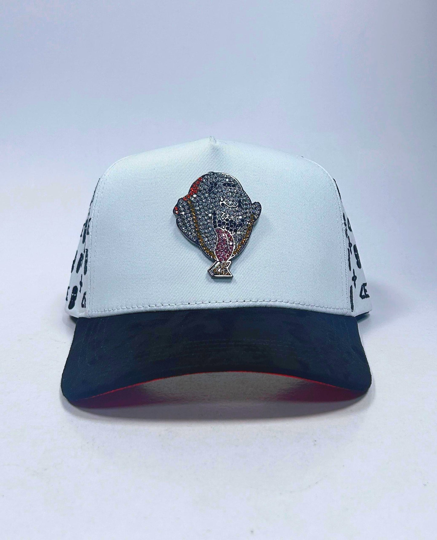 .Makabelico adiamantada cap