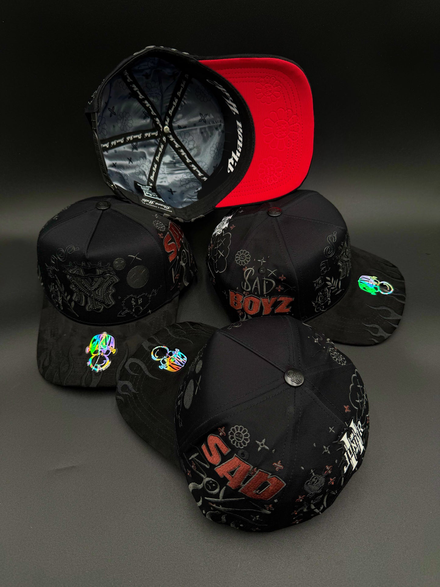 Gorra sad boyz letras rojas chava Hats
